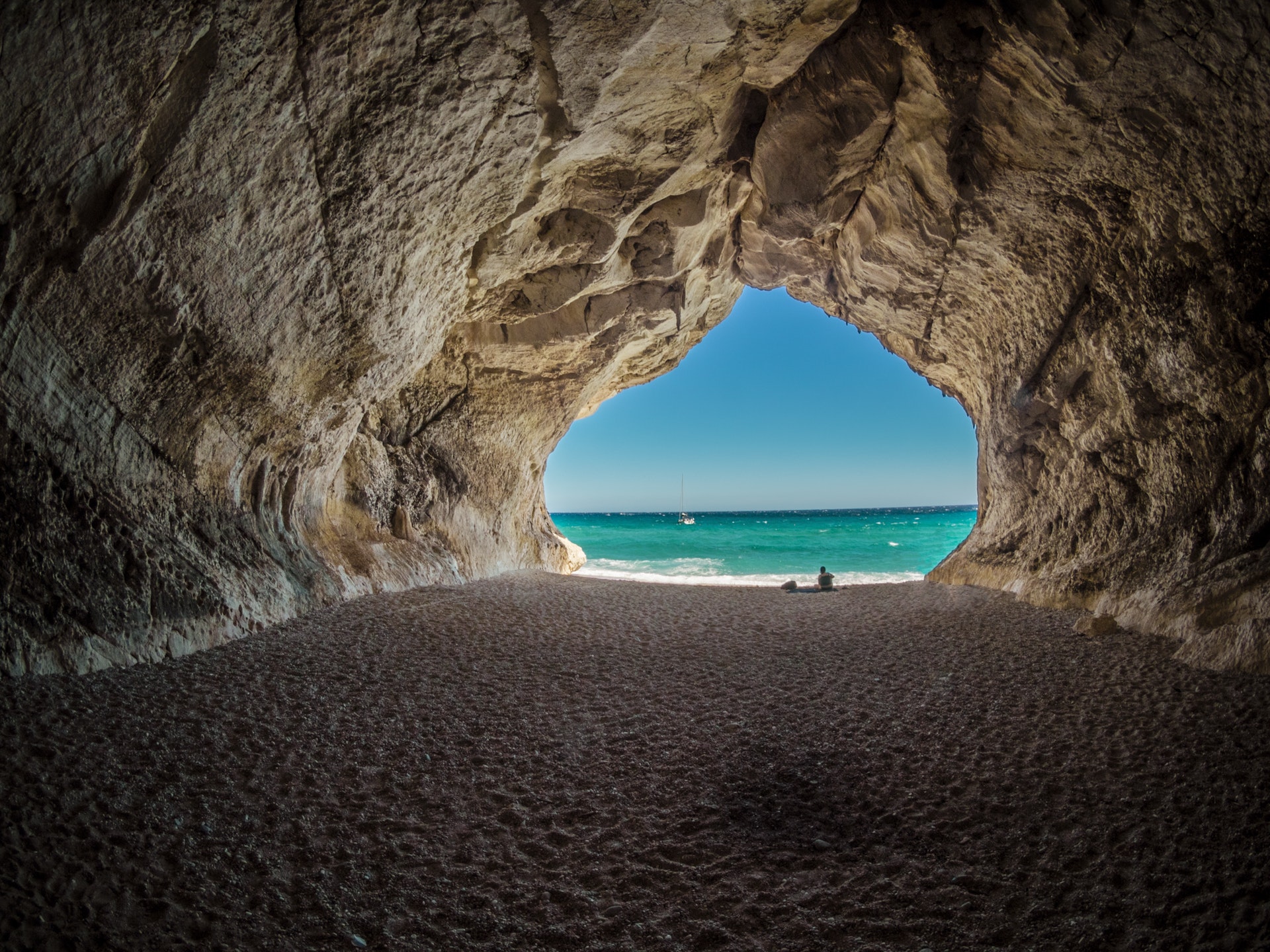 italy-cala-gonone-air-sky-163872